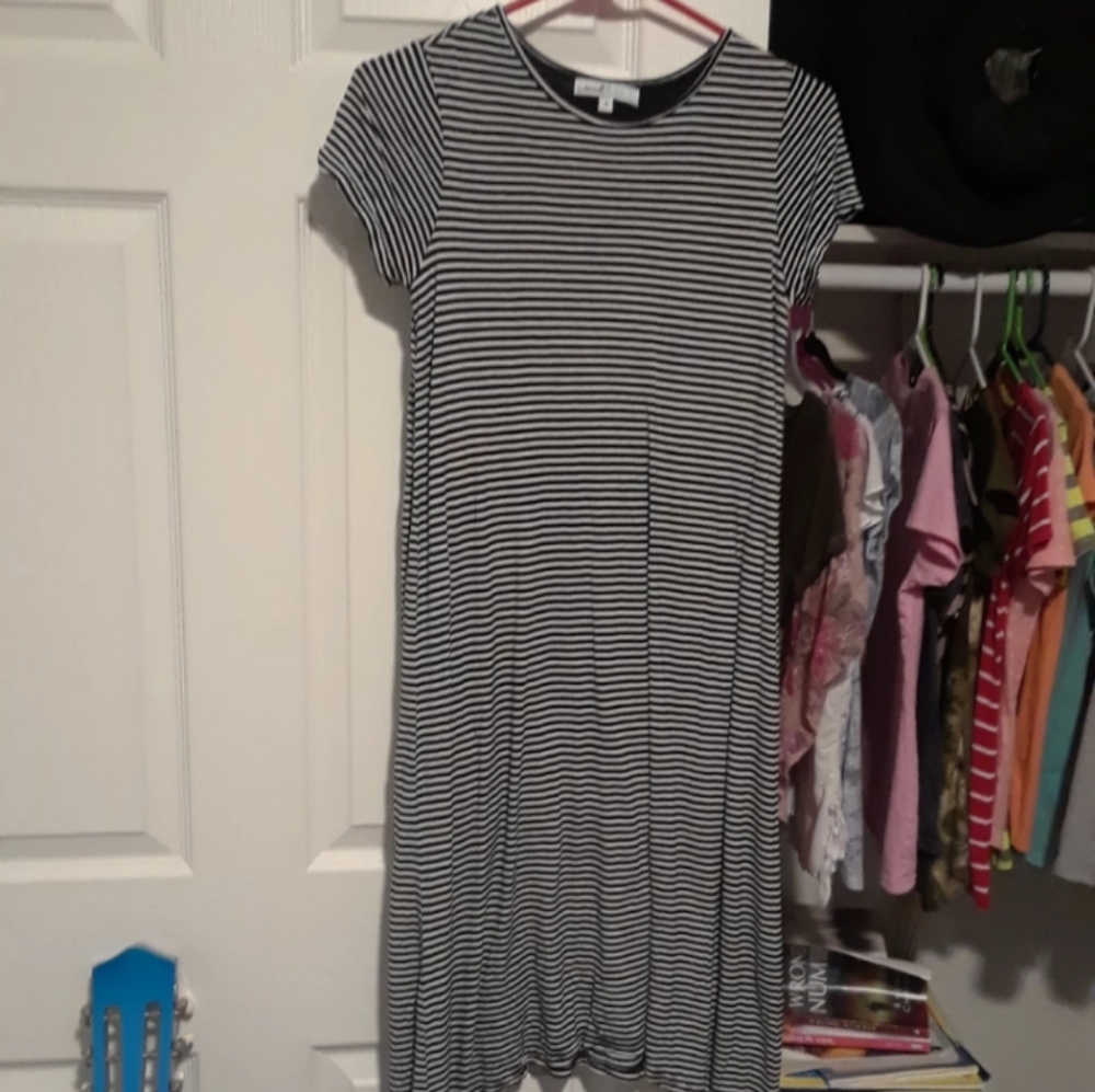 Short sleeved dress